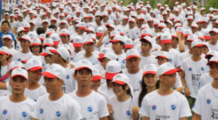 Image: Runners in the ASEAN Dengue Day run in Vietnam