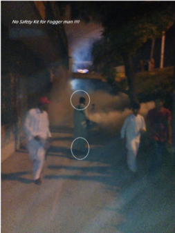 Image showing an unprotected team fogging in Pakistan. 